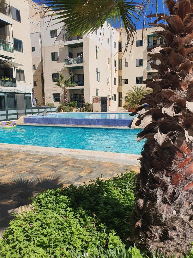 Pretty 2 Bedroom Apartment With Shared Pool Сент-Полс-Бей Экстерьер фото